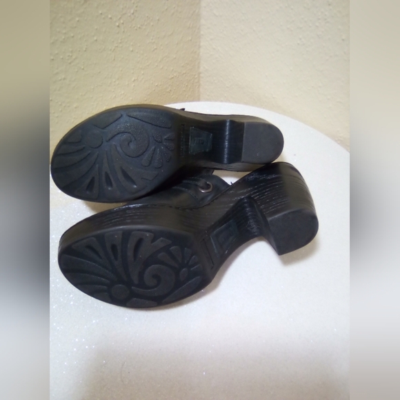 Born Black Leather Slip-On Loafers Classic Comfort - Picture 7 of 11